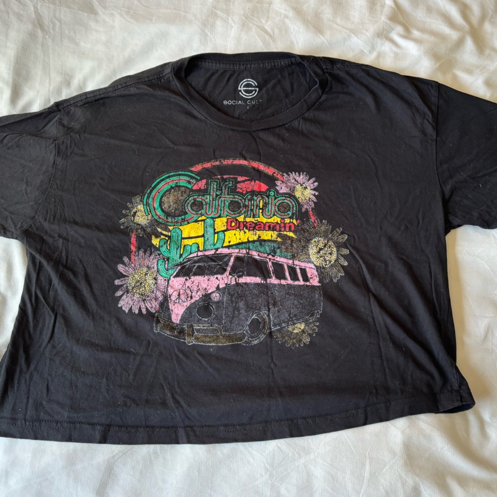 Brand Social Culture, size L, color black with later on front